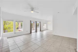 Photo #5: 2565106 Listing