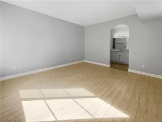 Photo #4: 2565131 Listing 