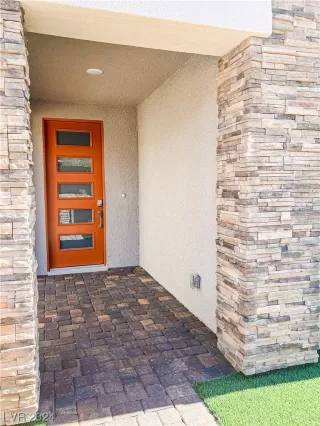 Photo #1: 2565153 Listing 