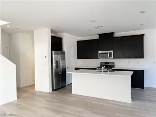 Photo #4: 2565153 Listing 