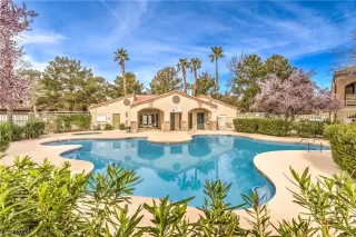 Photo #3: 2565165 Listing