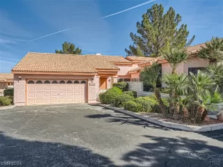 Photo #2: 2565196 Listing