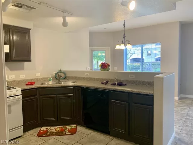 MLS: 2565200 Condo For Sale