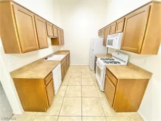 Photo #3: 2565216 Listing