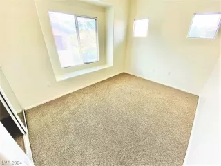 Photo #4: 2565216 Listing