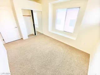 Photo #5: 2565216 Listing