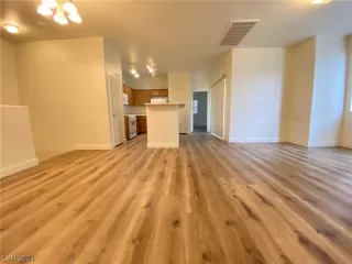Photo #3: 2565251 Listing 