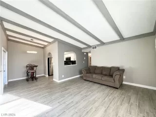 Photo #4: 2565253 Listing 