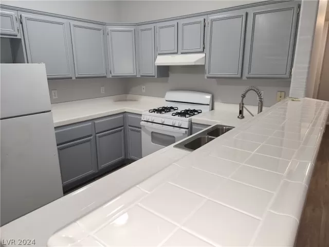 MLS: 2565276 Condo For Sale