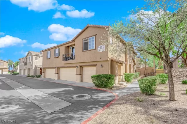 MLS: 2565284 Condo For Sale