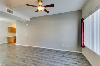 Photo #4: 2565305 Listing