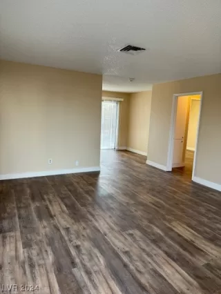 Photo #2: 2565307 Listing 