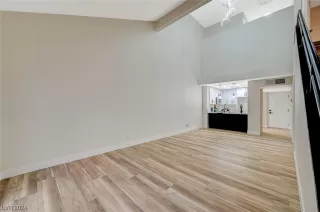 Photo #1: 2565324 Listing