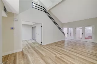 Photo #3: 2565324 Listing