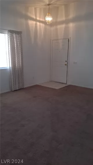 Photo #4: 2565326 Listing