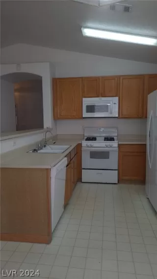 Photo #5: 2565326 Listing