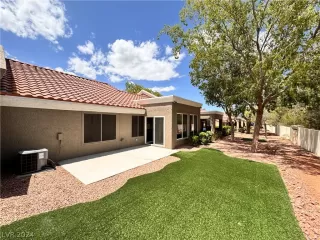 Photo #3: 2565328 Listing