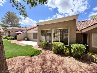 Photo #4: 2565328 Listing