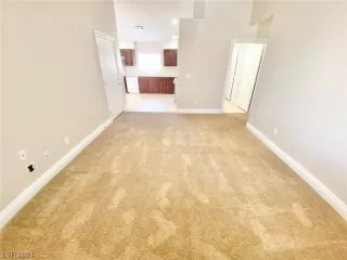 Photo #2: 2565336 Listing 