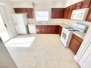 Photo #3: 2565336 Listing 