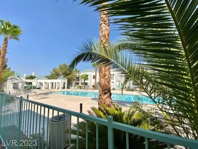 MLS: 2565344 Condo For Sale