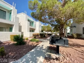 Photo #2: 2565344 Listing 