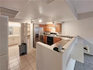 Photo #4: 2565353 Listing