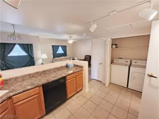 Photo #5: 2565353 Listing