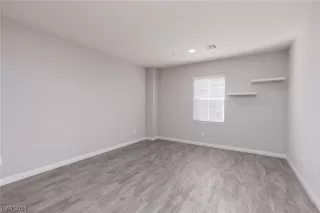 Photo #5: 2565356 Listing 