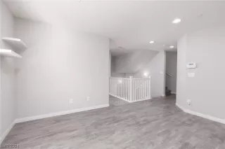 Photo #6: 2565356 Listing 