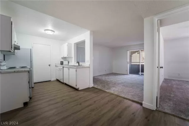 MLS: 2565371 Condo For Sale