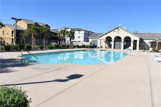 Photo #2: 2565375 Listing