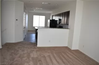 Photo #4: 2565375 Listing