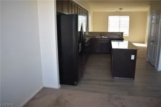 Photo #5: 2565375 Listing