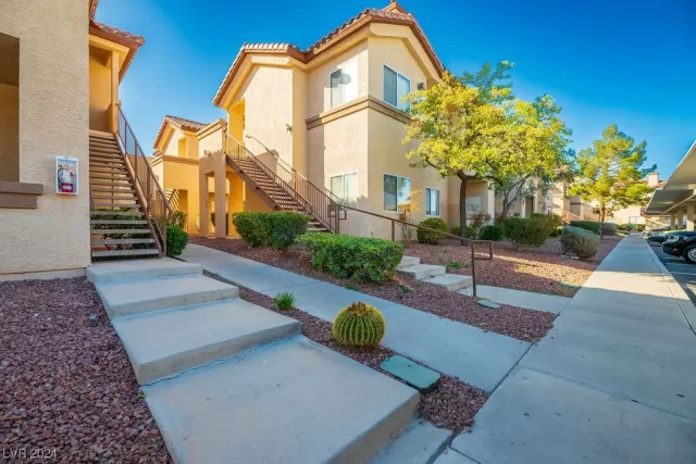 MLS: 2565377 Condo For Sale