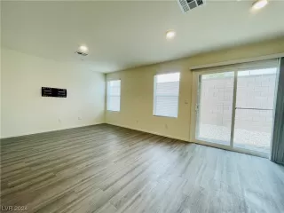 Photo #3: 2565402 Listing 