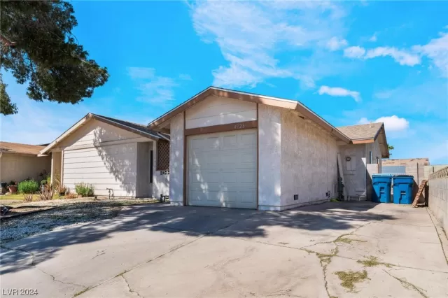 MLS: 2565404 Condo For Sale