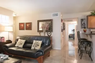 Photo #3: 2565407 Listing