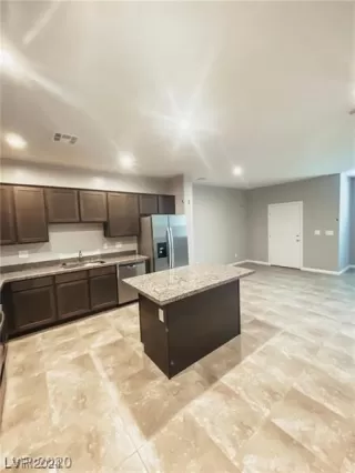 Photo #1: 2565408 Listing 