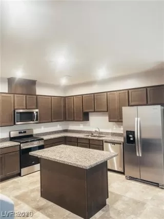 Photo #2: 2565408 Listing 