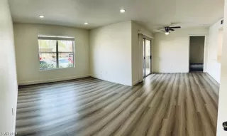 Photo #6: 2565409 Listing