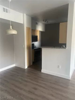 Photo #1: 2565414 Listing