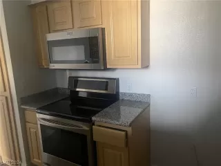 Photo #3: 2565414 Listing