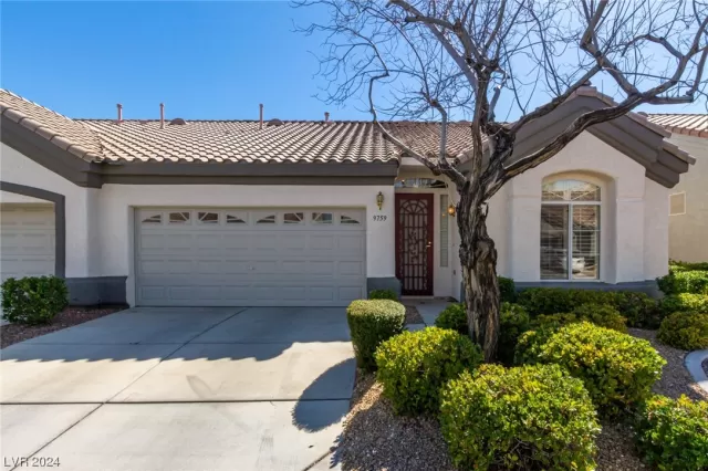 MLS: 2565425 Condo For Sale