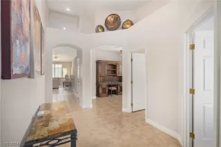 Photo #2: 2565425 Listing