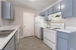 Photo #3: 2565435 Listing 