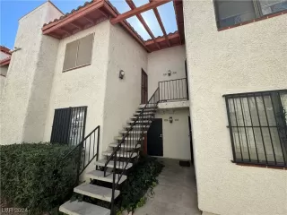 Photo #2: 2565436 Listing