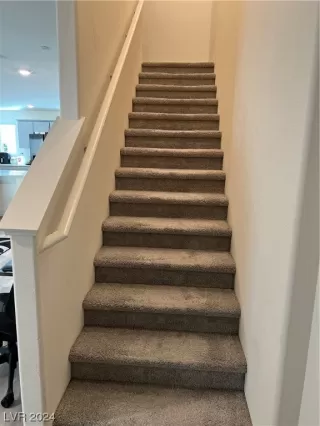 Photo #4: 2565437 Listing