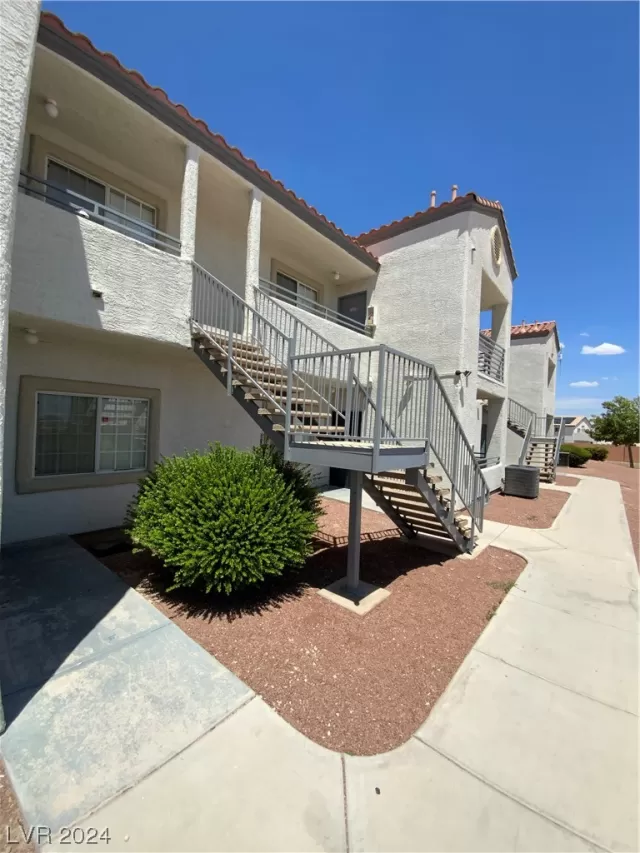 MLS: 2565443 Condo For Sale