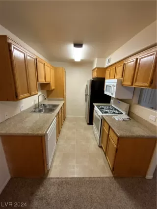 Photo #3: 2565443 Listing 